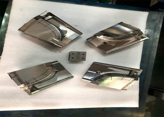 0.01 मिमी सहिष्णुता मोल्ड भारोत्तोलक 5 एक्सिस मशीन प्रसंस्करण मोल्ड घटक